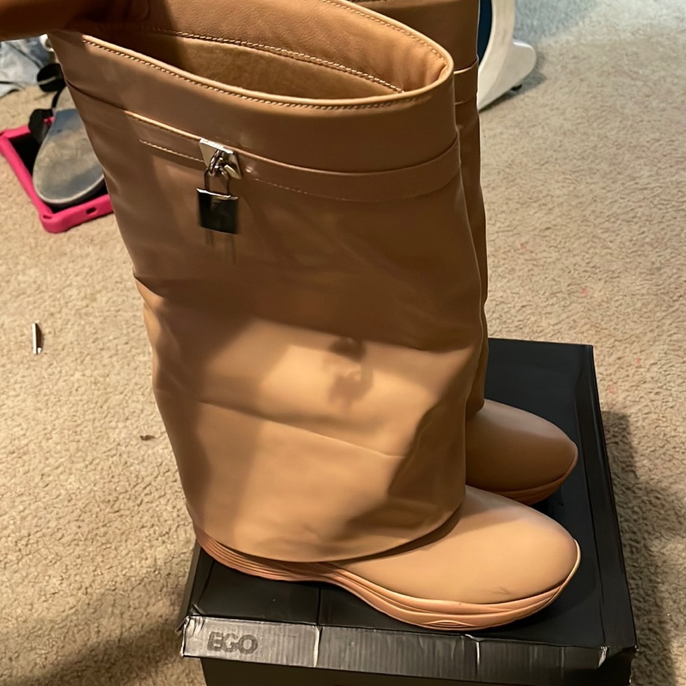 Cute Fold Over Tennis Shoe Boots